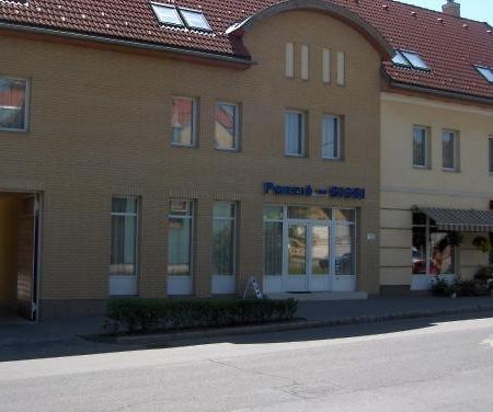 Panzio Sissi Hotel Gödöllő Exterior foto